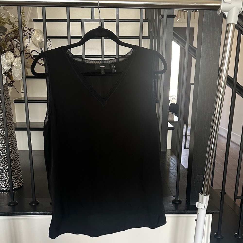 Theory V-Neck Top -Size L